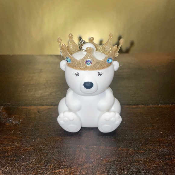 Bath & Bodyworks Royal Polar Bear PocketBac Hand Sanitizer Holder Christmas - Picture 1 of 8